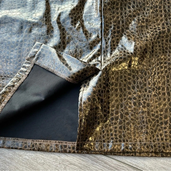 Valenti Snakeskin Faux Patent Leather Mini Skirt - Picture 11 of 12